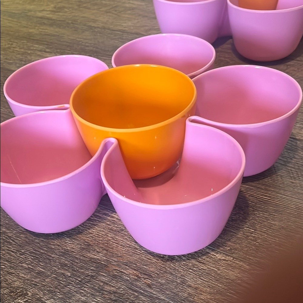 Pink and Orange Flower-Shaped serving bowls - Picture 2 of 3